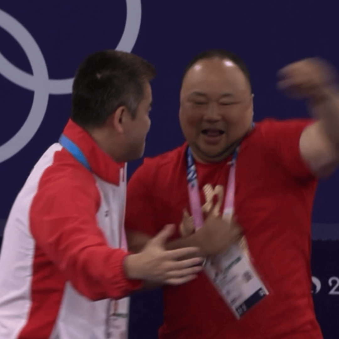 直接把胖胖教练抱起来了哈哈哈哈哈哈#雅思组合混双奥运金牌# ​​​