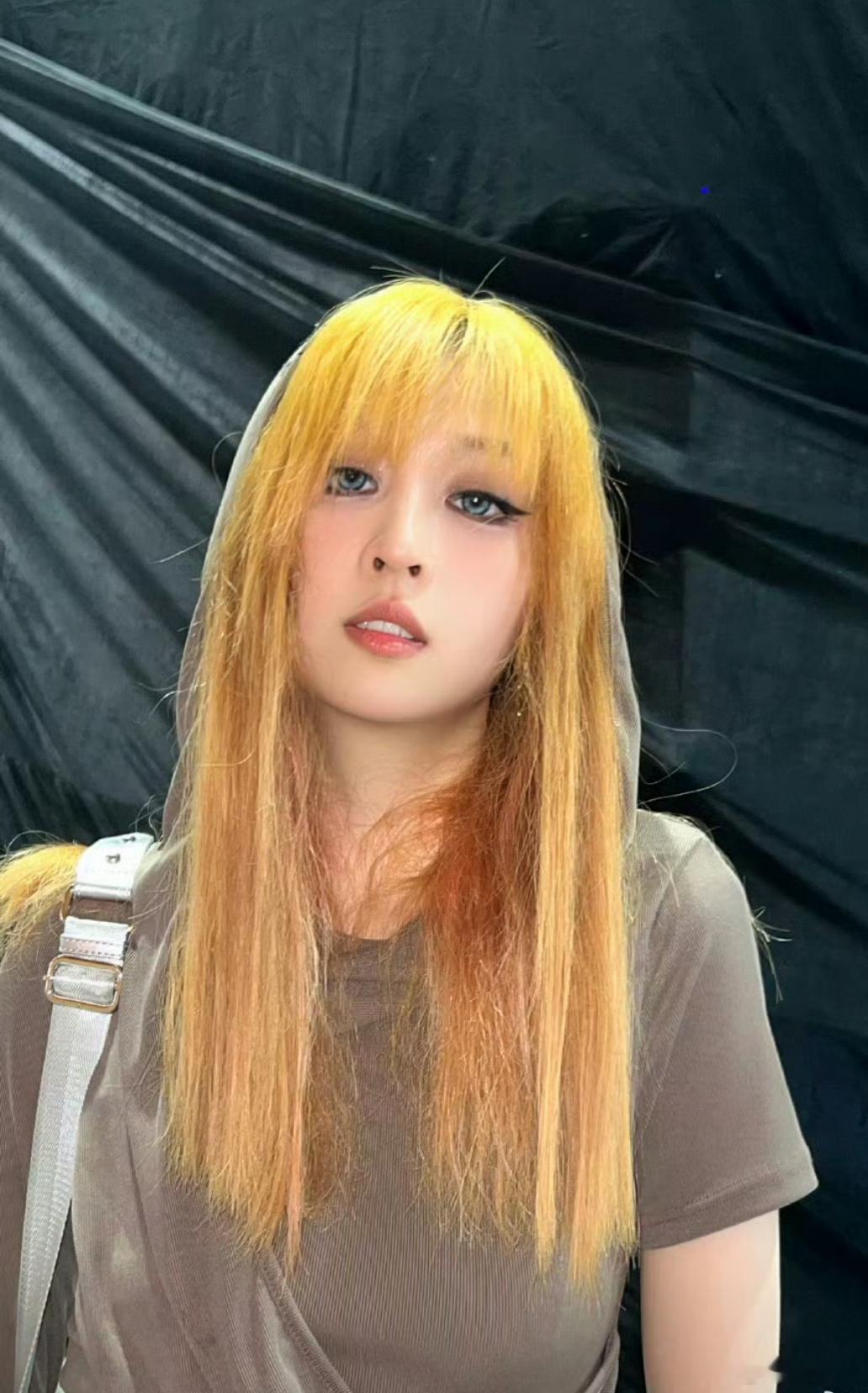 这居然是3unshine组合队长 女大十八变，记得当年有一段时间在微博上很火很有