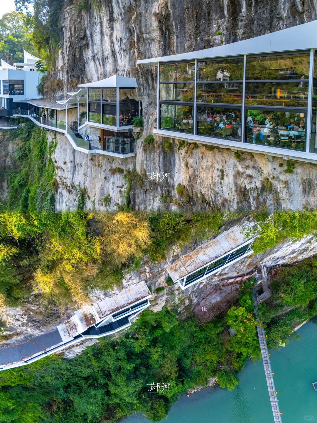 全球九大岩洞餐厅‼️其中一个就在中国｜绝美