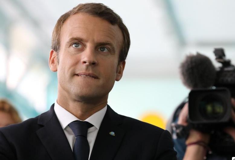 马克龙为何刚访华就转头转变对华态度？

这几年马克龙的对华态度一直反复横跳，访华