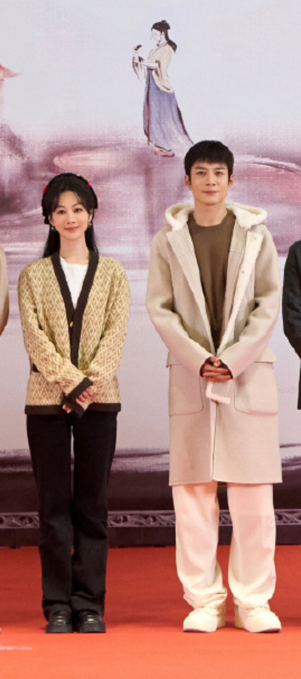 这身高差，确实可以，嘻嘻，开机顺利~ 