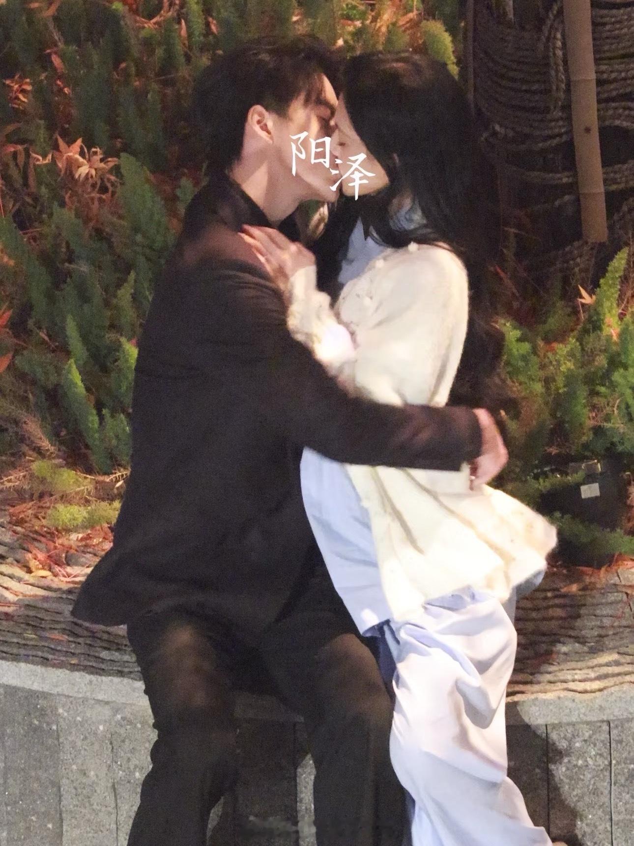 敖瑞鹏沈羽洁你俩🥵敖瑞鹏沈羽洁不二之臣花坛吻敖瑞鹏沈羽洁吻戏性张力