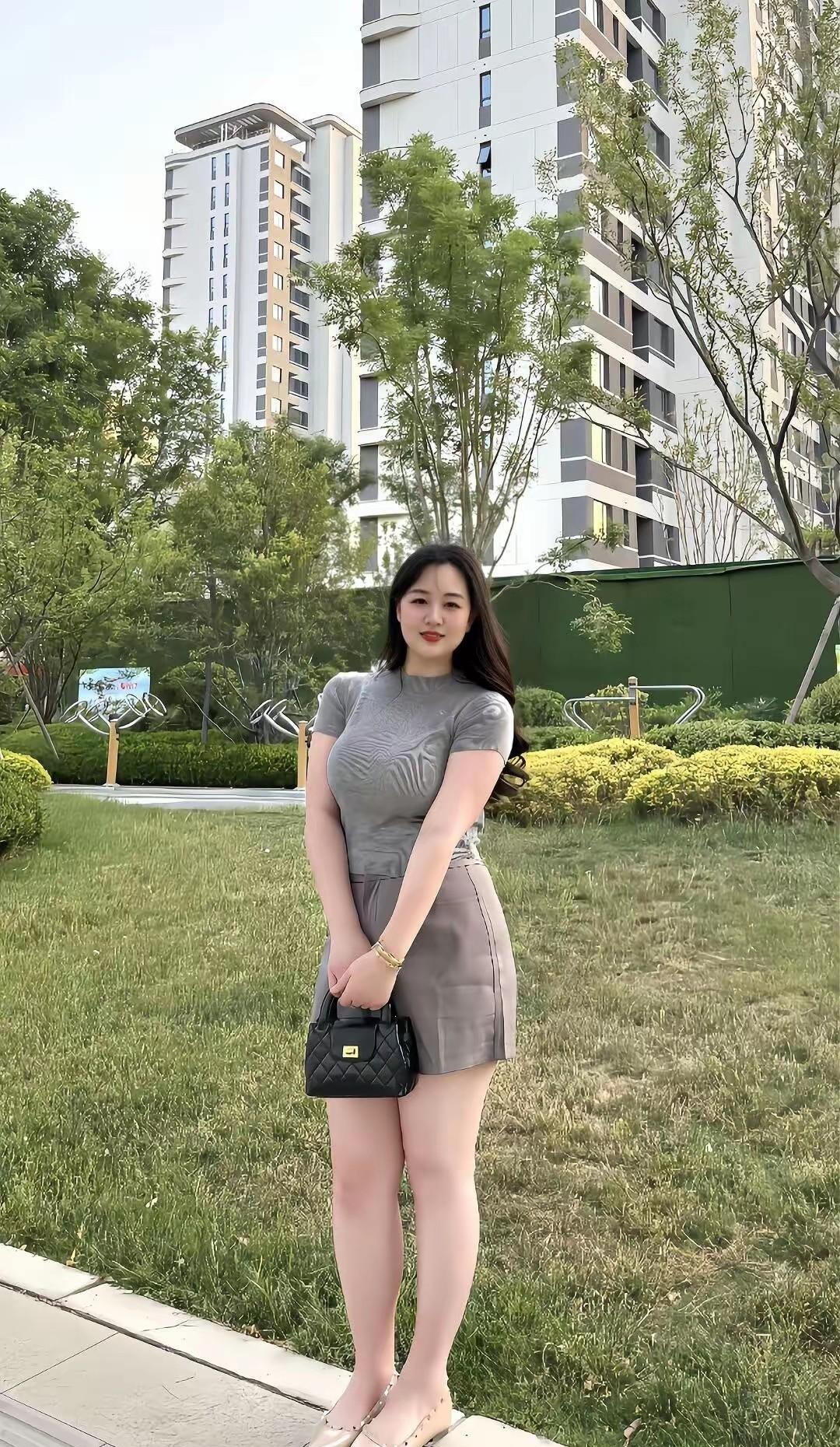 40岁单身女性越来越多，

是男人变少了，

还是标准变高了

我表姐快42了，