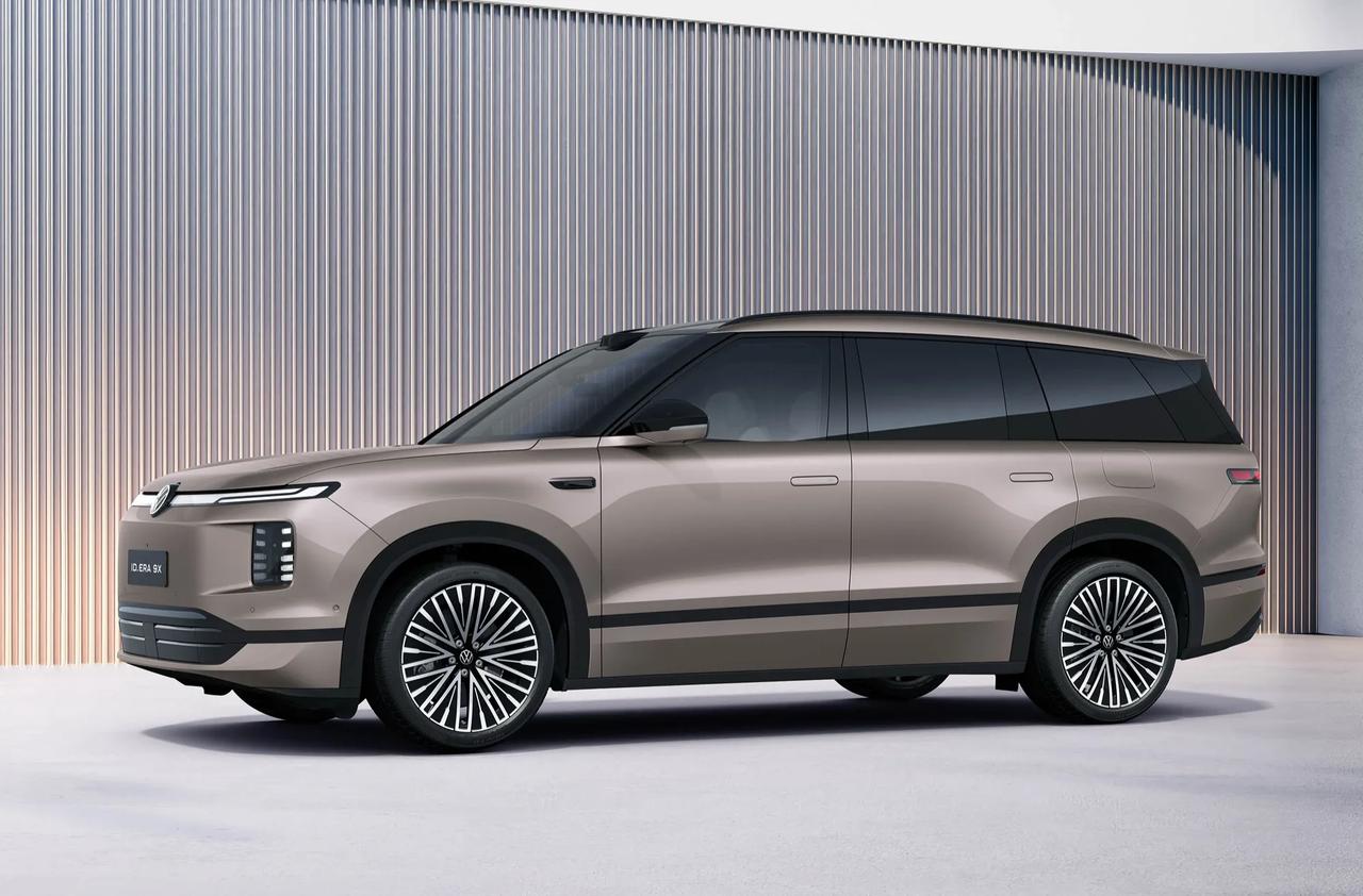 ERA 9X预售期间提供“残值租赁”方案——3年后可买断、可退车、可置换。选择退