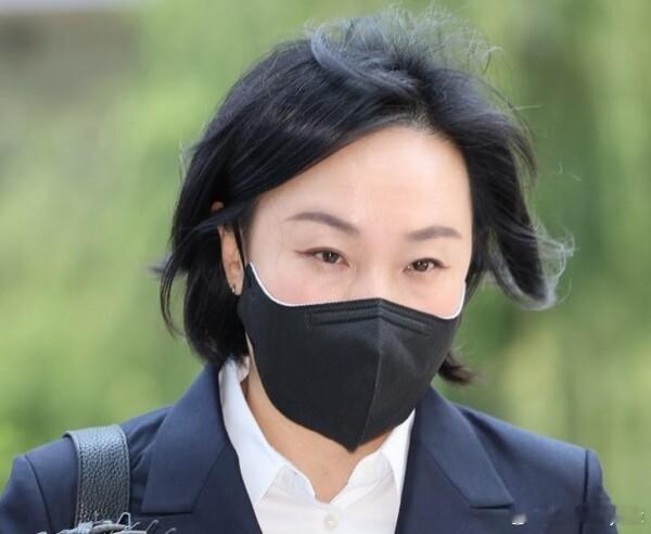 【香奈儿员工作证：金建希包款被“更换”，听到“第一夫人、礼物、更换”】海外新鲜事