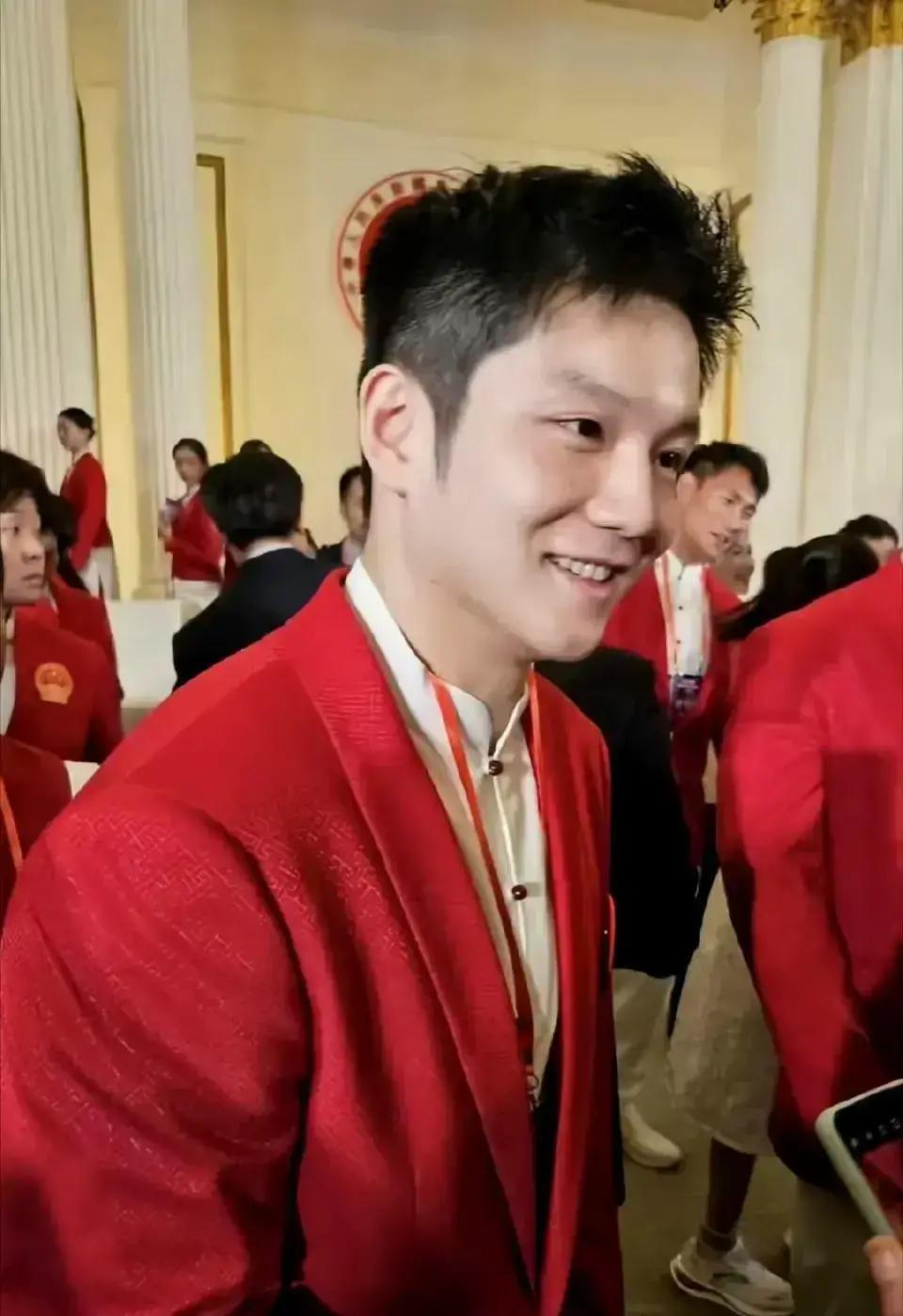 绝望到底是个什么滋味？
 
哪怕你没打过球，看看张本智和那张脸也就懂了。
 
奥