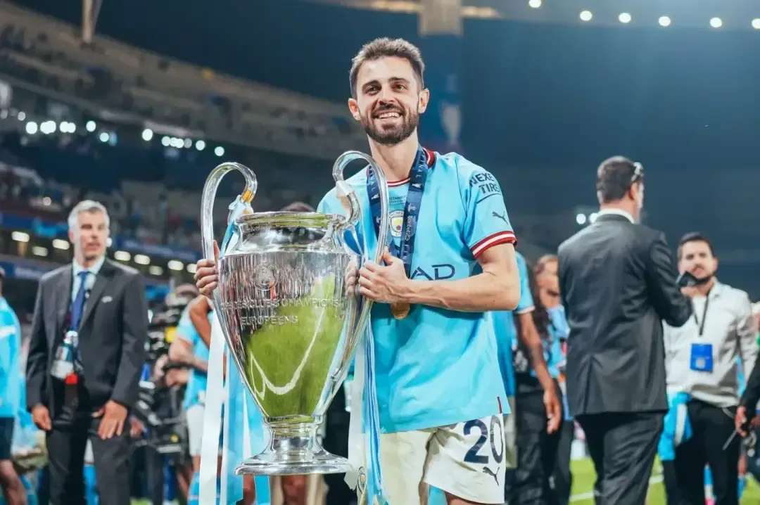 九年韶华，蓝月传奇！贝尔纳多·席尔瓦宣布赛季末告别曼城，结束九年英超生涯。201