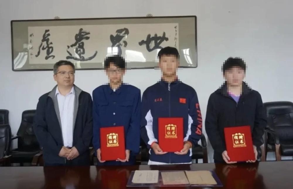 以青春守护历史！三少年自费捐献日军绝密罪证，被威胁已立案并启动保护


在历史记
