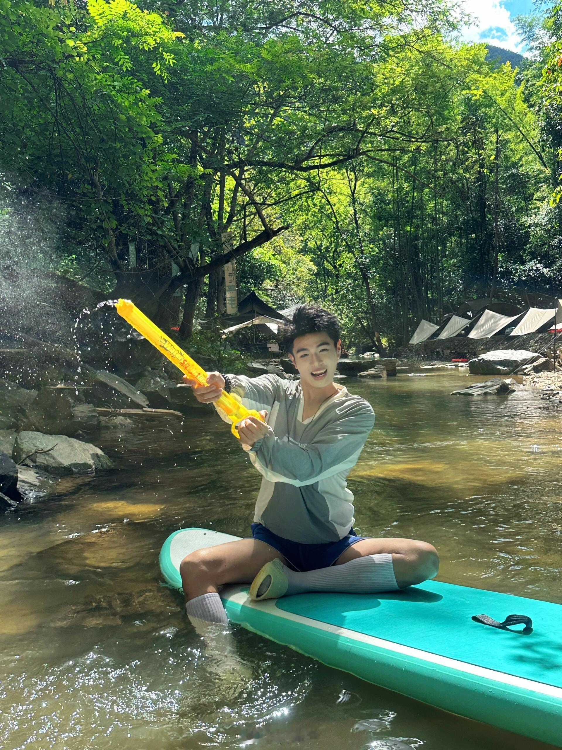 夏天的感觉出来了。传送门丨闹仔 ​​​
