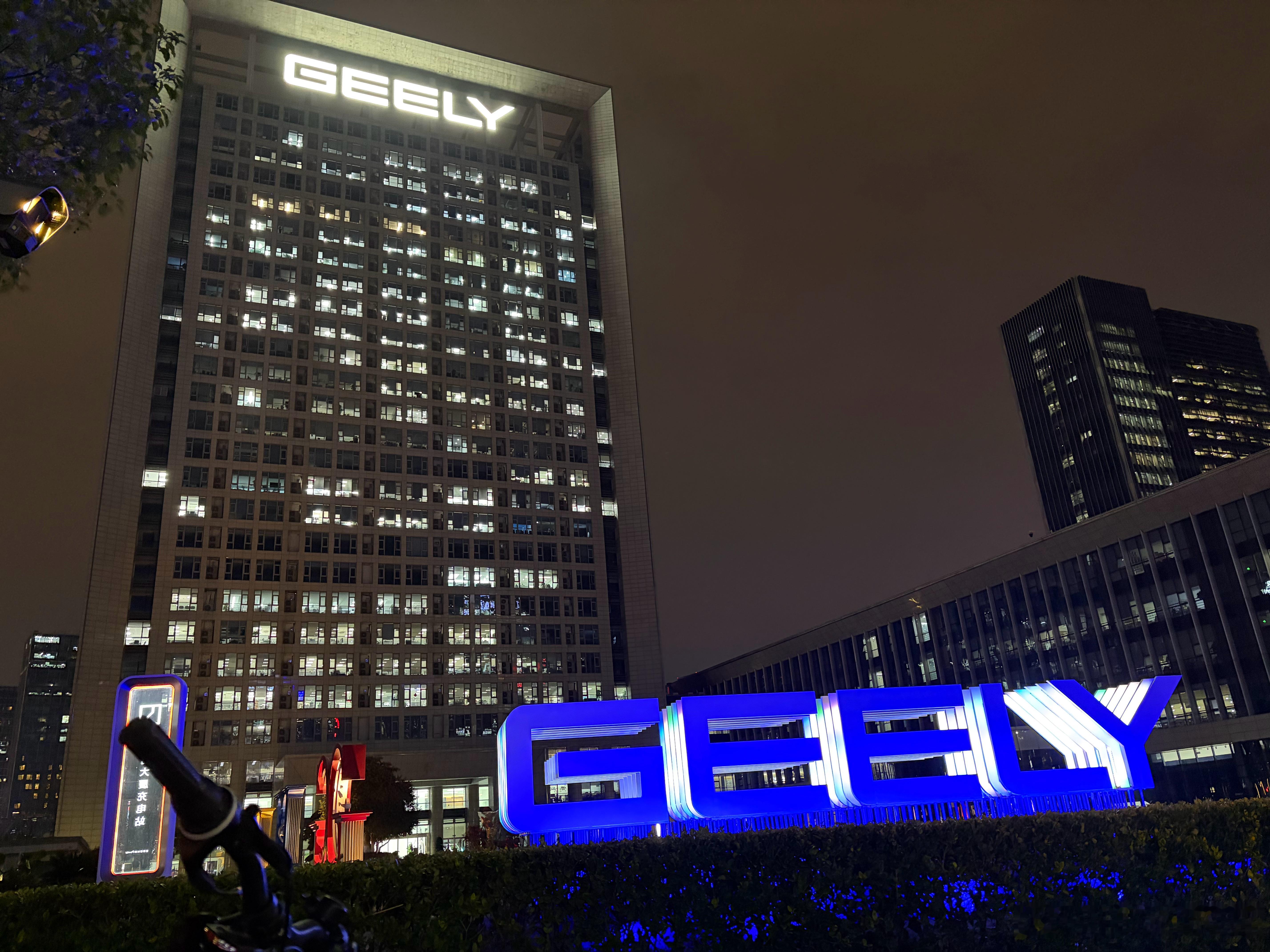 又来和体验辅助驾驶了，这次试的是他的007刚刚更新的6.7版本，确实也不错 