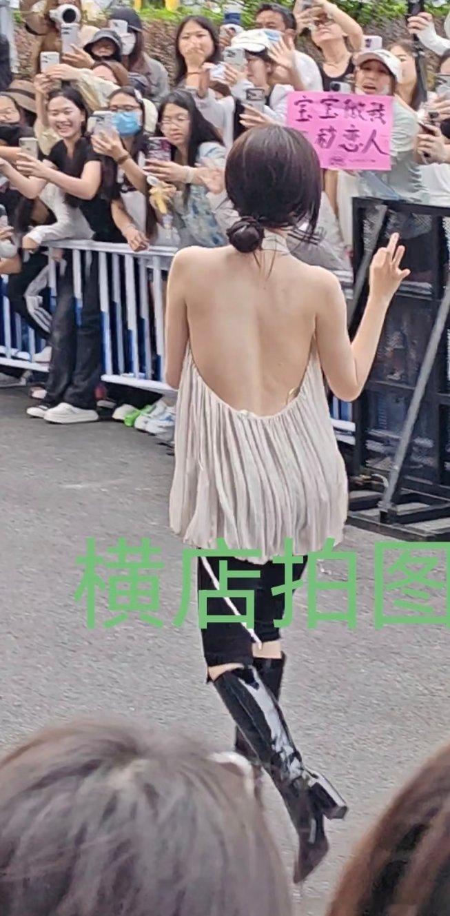 我的老天 妈妈😍 