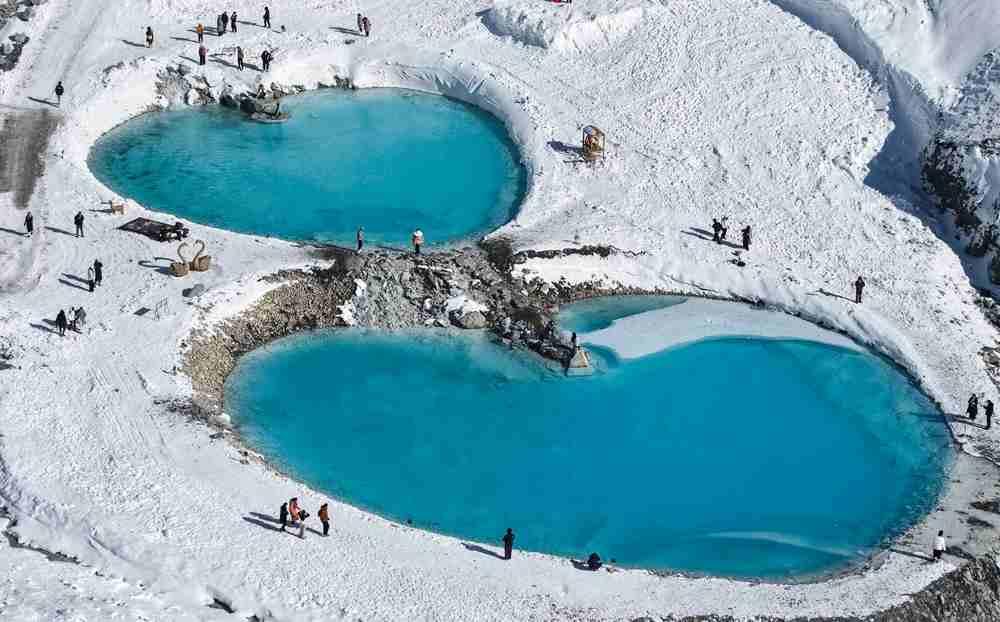 【是所有人的朋友，对谁也不是朋友】
        “是所有人的朋友，对谁也不是