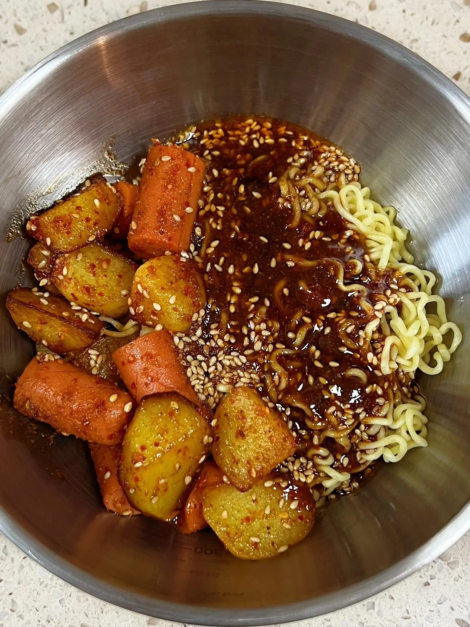 天热就想吃一口酸孜然火腿拌面❗️太过瘾❗️最近天气开始越来越热啦！ 天...