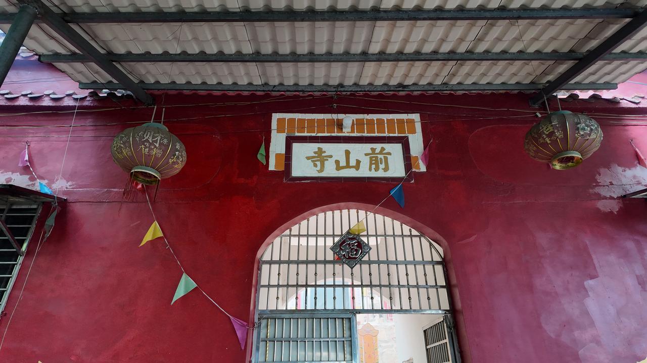 也许土生土长的郴州安仁人都不知道，在大源水库附近的深山里还有一座寺庙，叫做前山寺