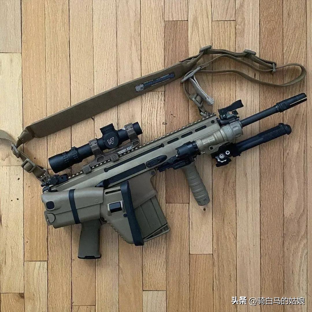 FN公司SCAR17步枪
可折叠枪托