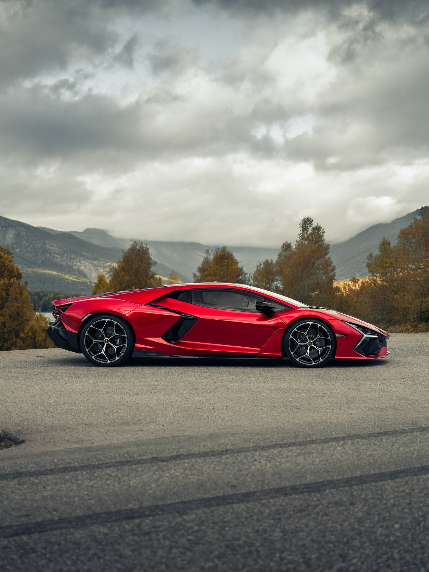 Lamborghini Revuelto兰博基尼兰博基尼revuelto 大红牛