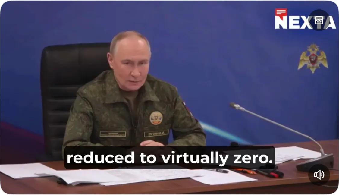 就在泽连斯基与特朗普会谈的前一天，普京向乌克兰发出了新的最后通牒。

普京表示，