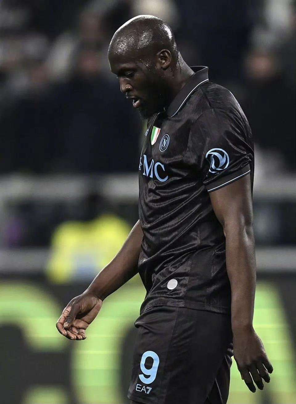 卢卡库可能被那不勒斯停赛

此前，卢卡库因为身体原因退出比利时国家队，那不勒斯要