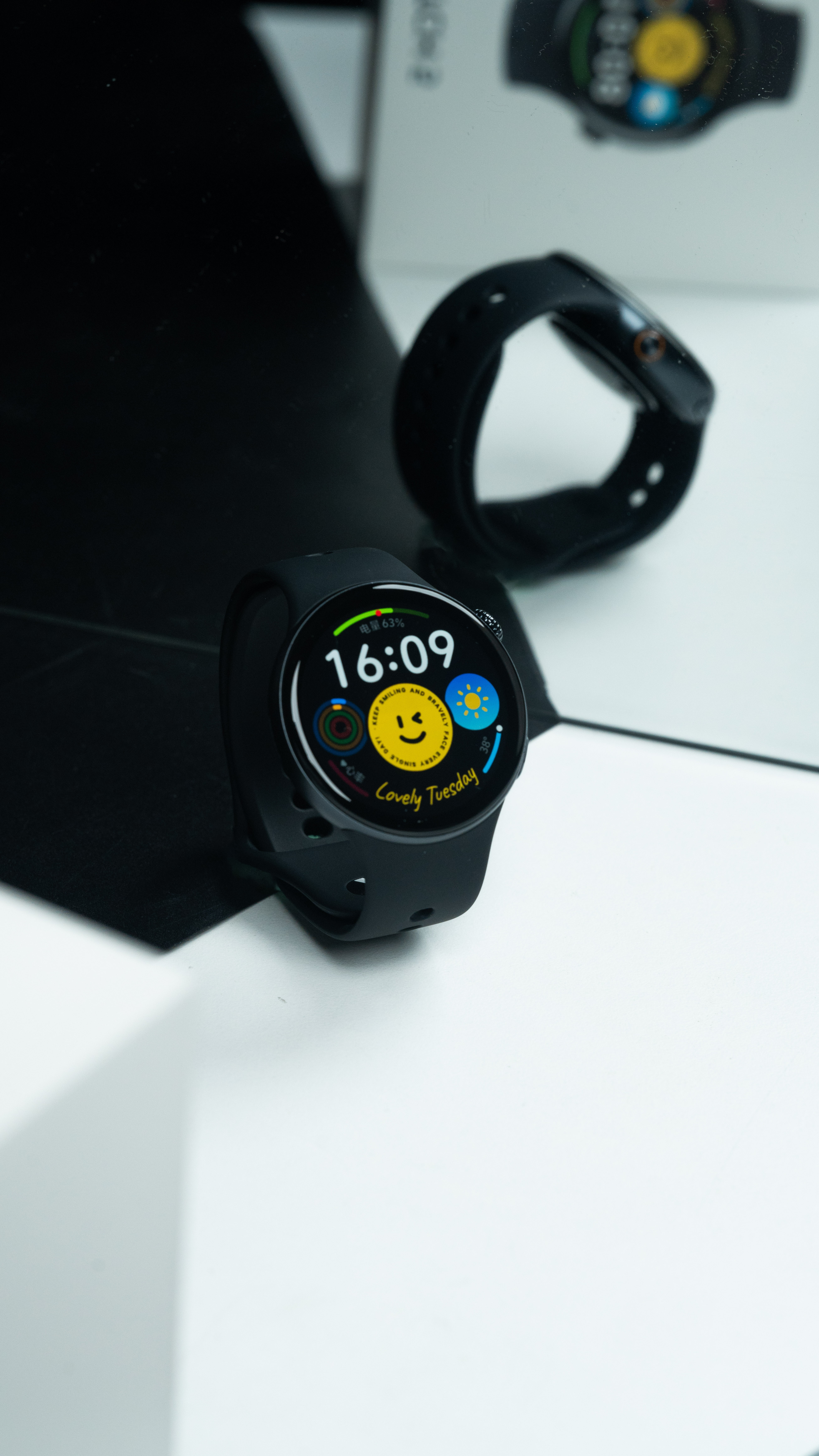 iQOO WATCH 5最近上手体验了一阵，真有点意思！不仅轻，才32g，而且不