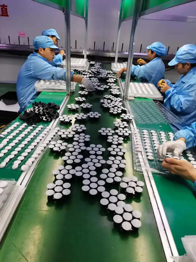 从小老师就告诉我是共产主义接班人，为了保守这个秘密，我一直很低调的从未对任何人提