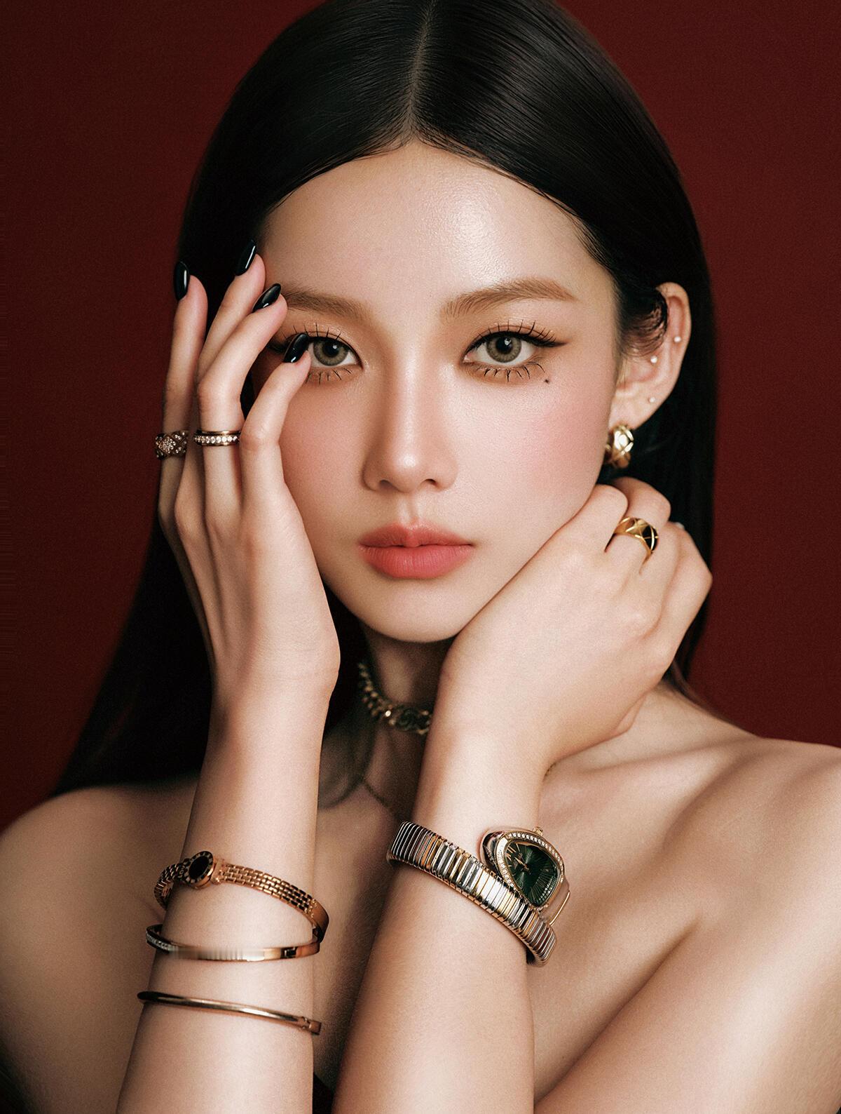 这一抹红太高级❗️冷艳迷人的肖像写真 