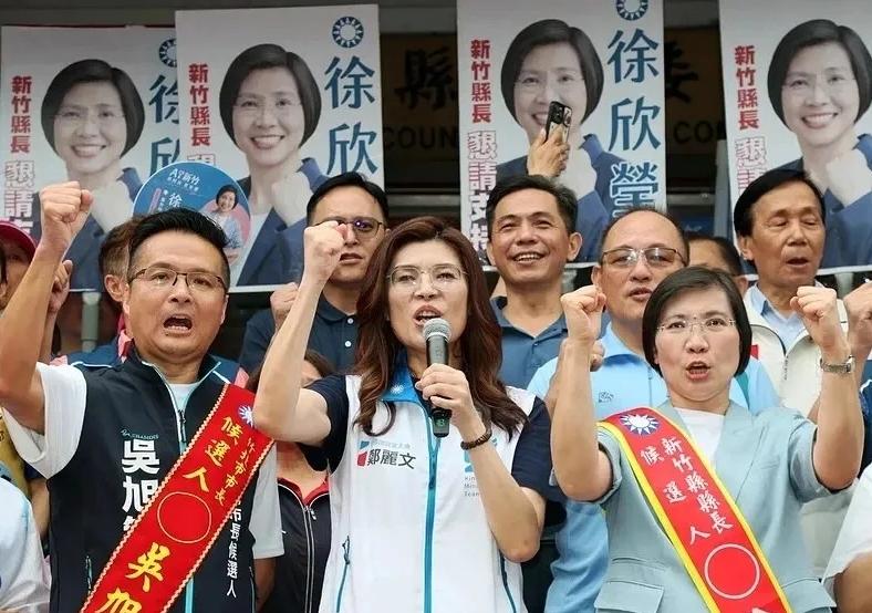 蓝白绿在9月3日陆陆续续完成了台湾2026年一些重要县市长参选人的登记，从国民党