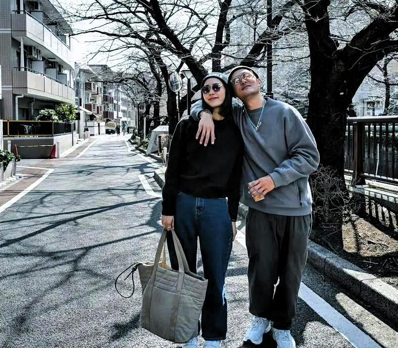 离婚了还一起探班，余文乐王棠云怎么回事？
余文乐和王棠云离婚三个月了。台媒拍到的