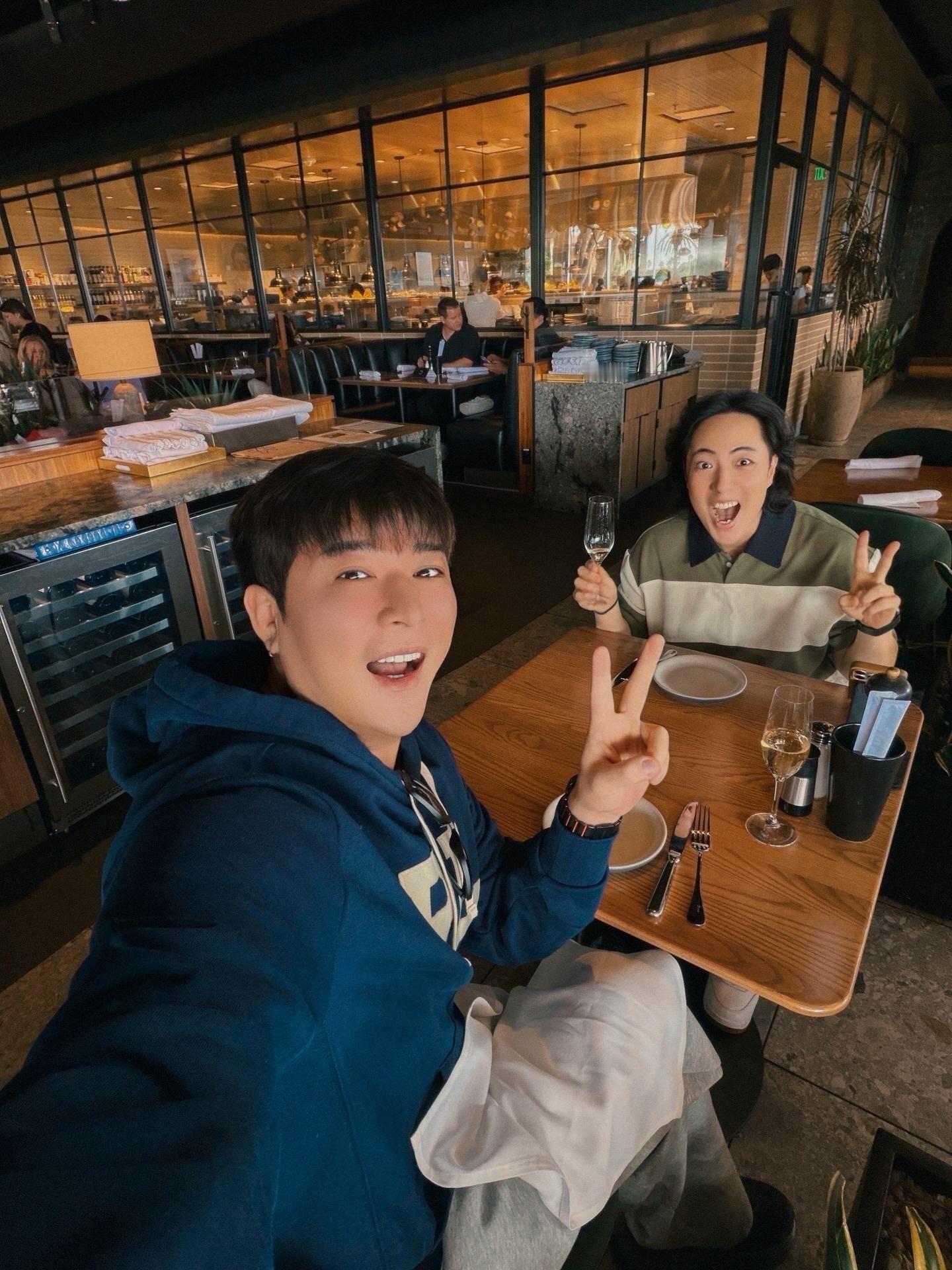 “CB百蓝_。260131申东熙 IG更新：看了海走了很多路吃得很好.以YouT