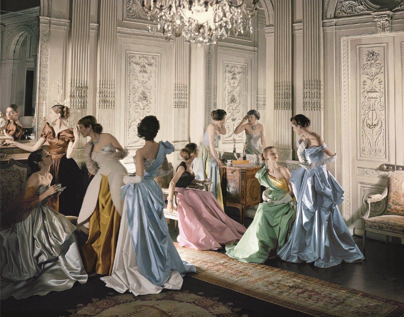 这组图，值得再发发1948年美国版《VOGUE》杂志的大片，服装由Charles