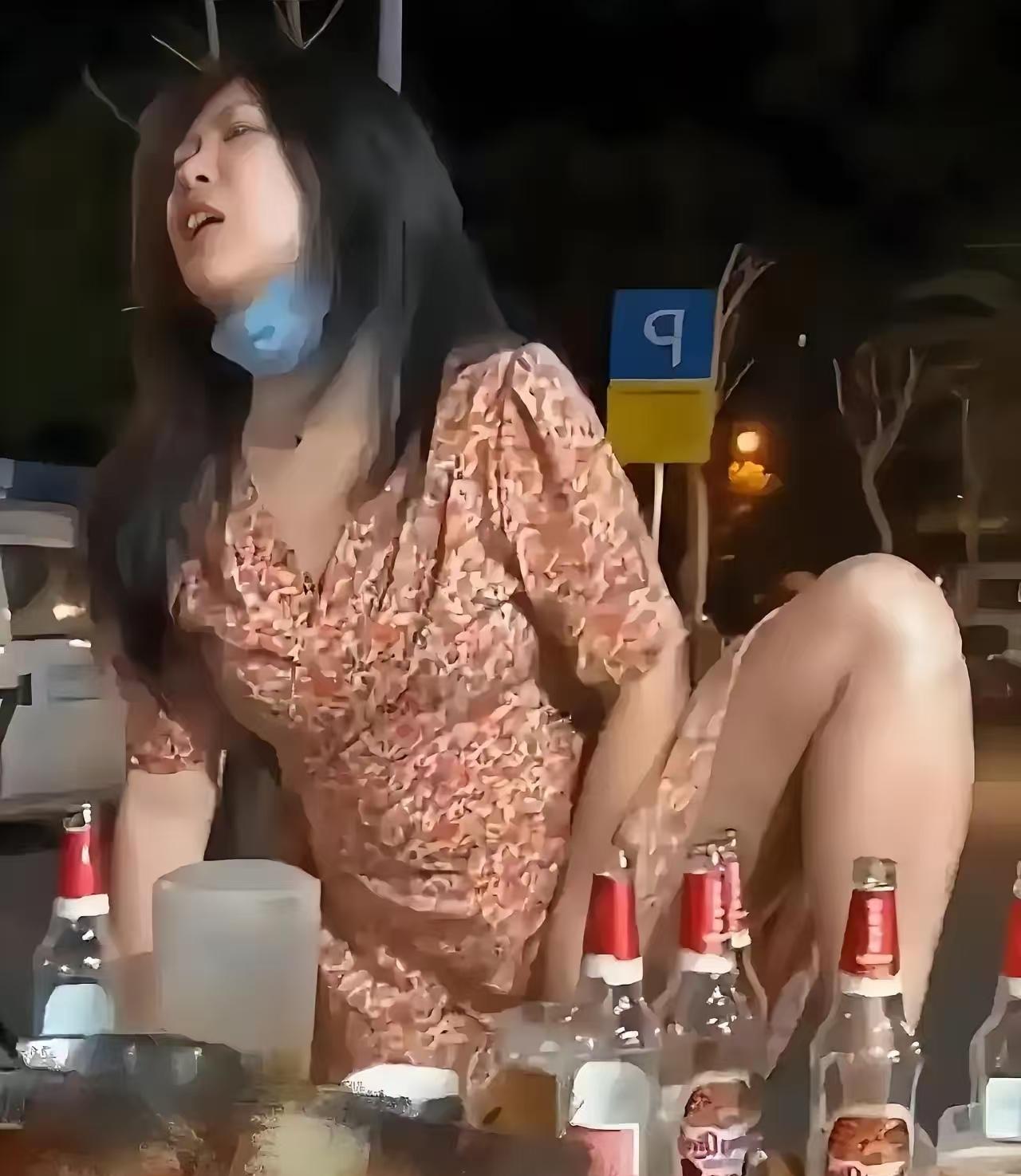 喝酒需适度，过量不仅会让身体承受难受的“罪”，还容易暴露失态的一面。你朋友这状态