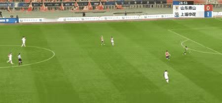 国家队比赛后遗症，刘洋这次不能再怨“耳机”了吧？看球不看人，眼睁睁的看着特谢拉从