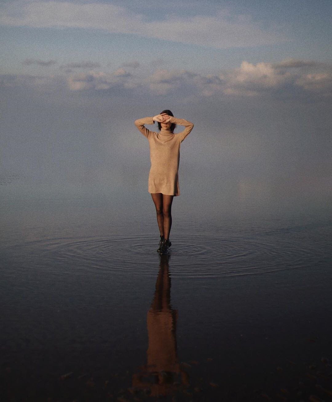 这世上真正能让你笑和哭的人不多，大部分的人都只会让你不痛不痒。| 朱德庸 ​​​