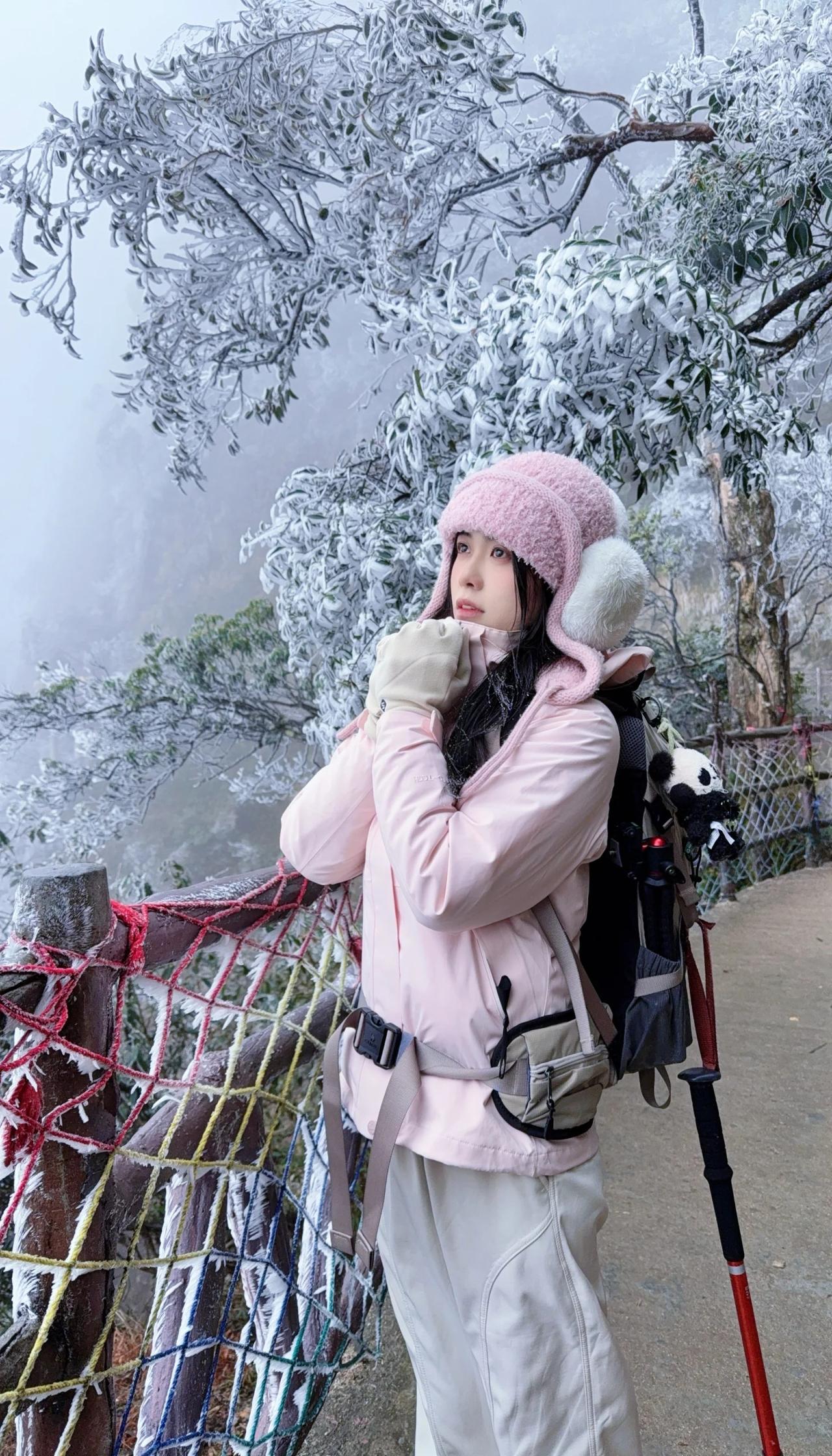 ❄️莽山雾凇｜在冰雪世界里做甜妹
🍾2月8号见雾凇成功版
❄️零下的温度，配上