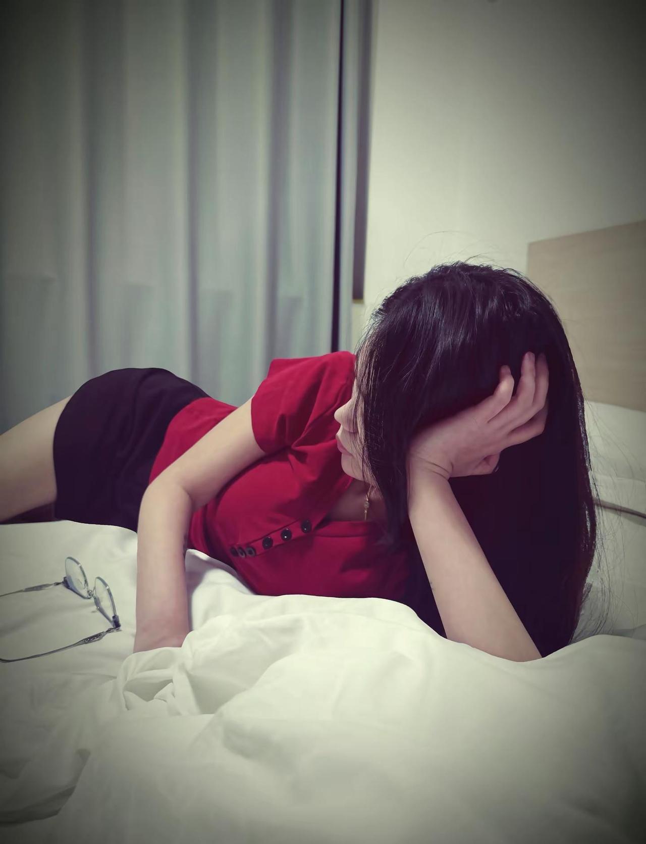 你还讨厌上物质的女人了 你有物质吗 物质的女人能看得上你吗