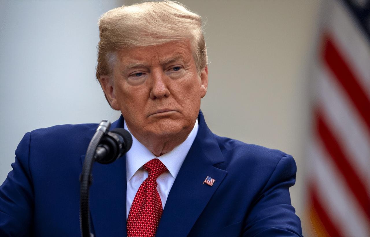 伊朗终于同意“在黎巴嫩真主党和以色列停火期间”有限开放霍尔木兹海峡了。
特朗普对