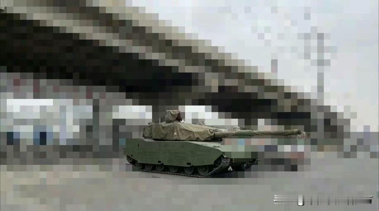 [呲牙] “新重坦”？怎么说呢，看AI作图还是要仔细辨别，要悠着点才行啊～
图1