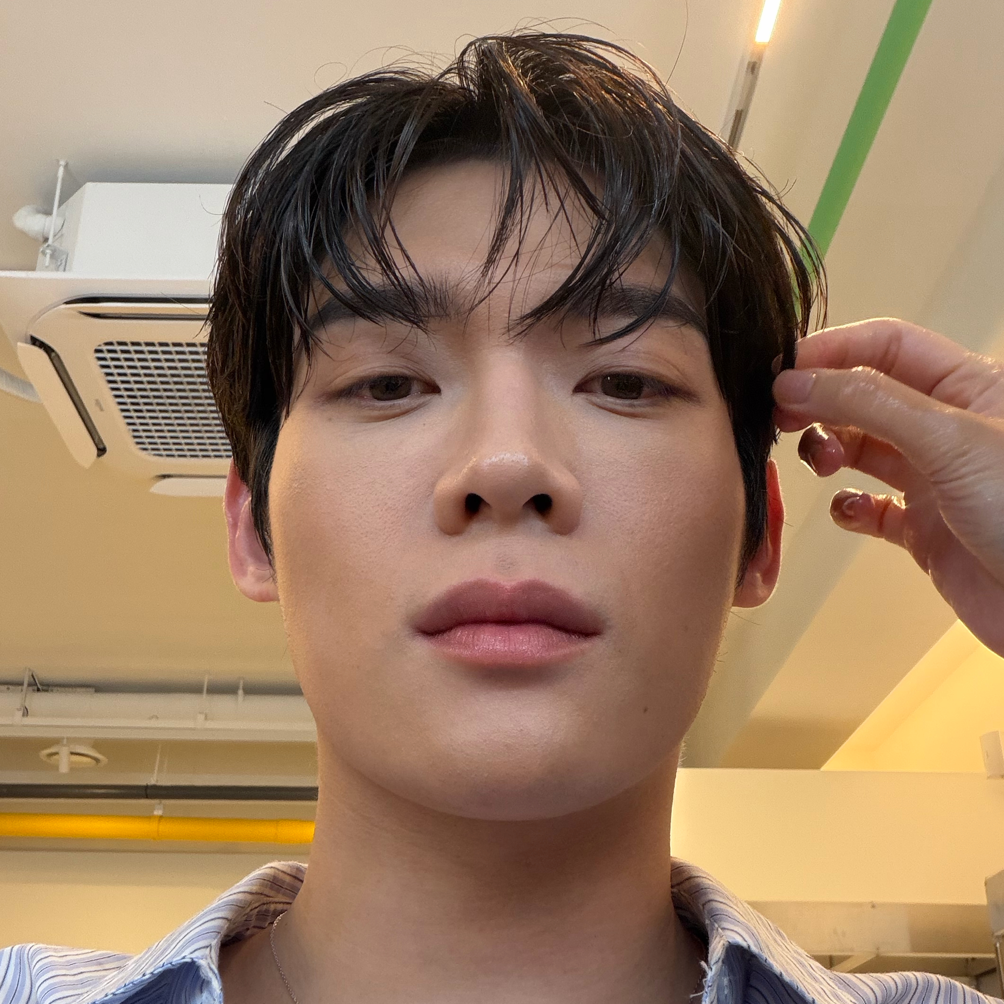 搞事业！卷起来！哥哥你是最棒的！现在多挣钱，以后入伍了就没这么好机会了！金允植