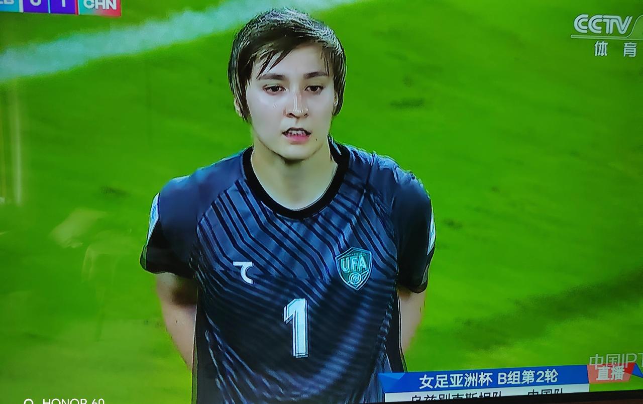 对比强悍的乌兹别克斯坦男足，他们娘子军的实力在相对强大的中国女足面前就显得不堪一