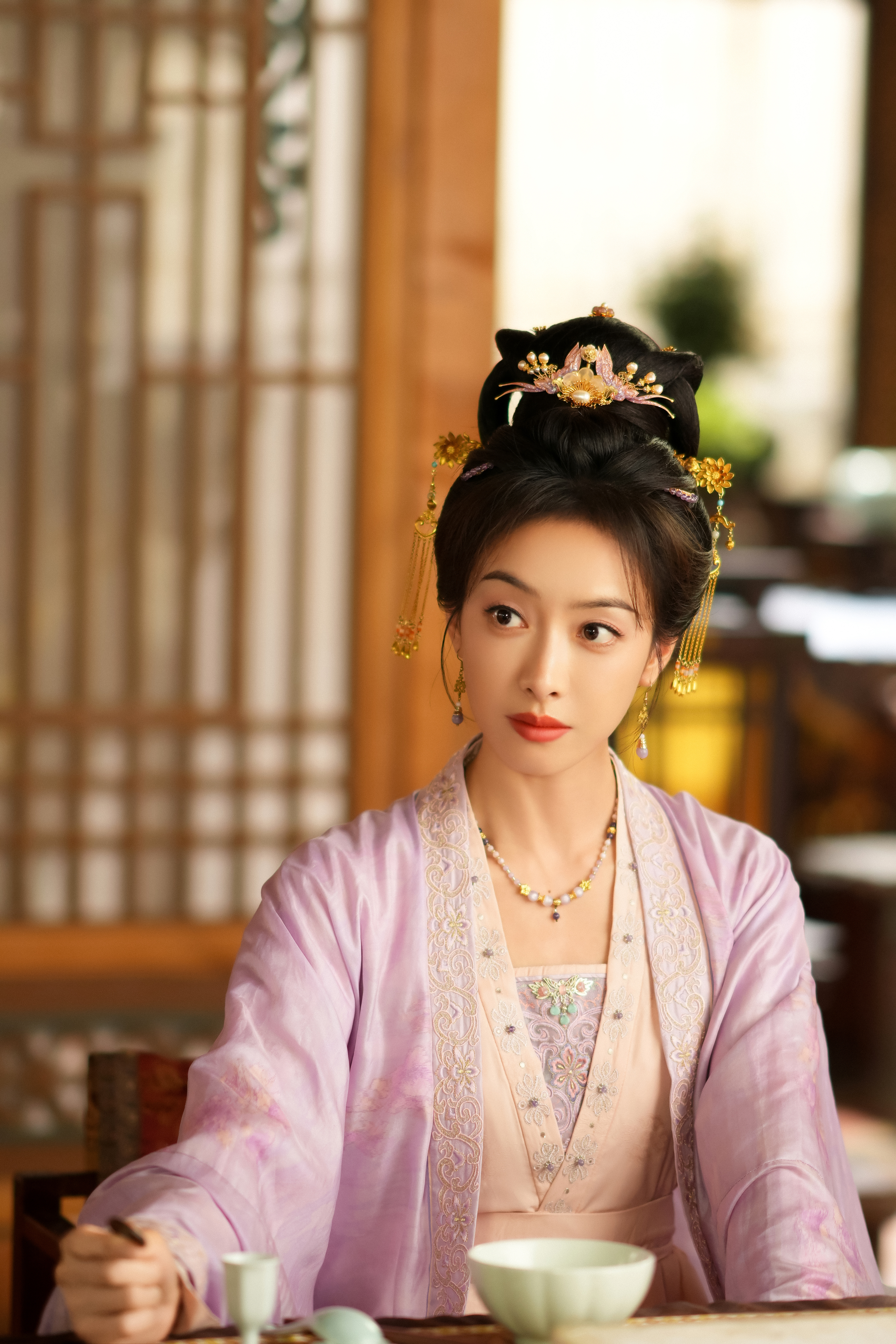 好耶！我最爱的紫衣已美美出场～～～[期待][期待][期待]宋茜 《山河枕》楚瑜☽