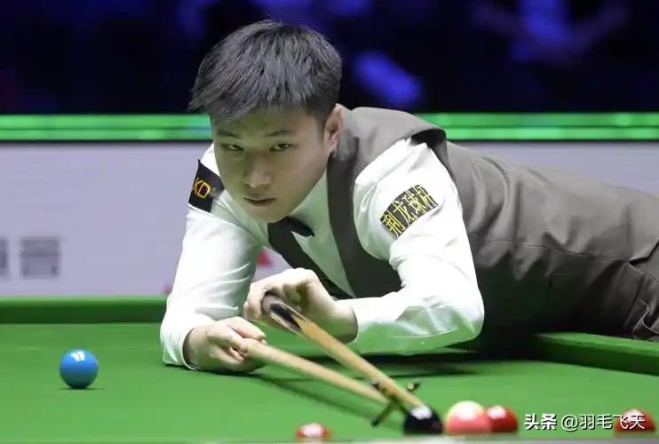 赵心童8-4胜利在望
北京时间凌晨两点，赵心童带着5-3的优势来到了斯诺克巡回锦