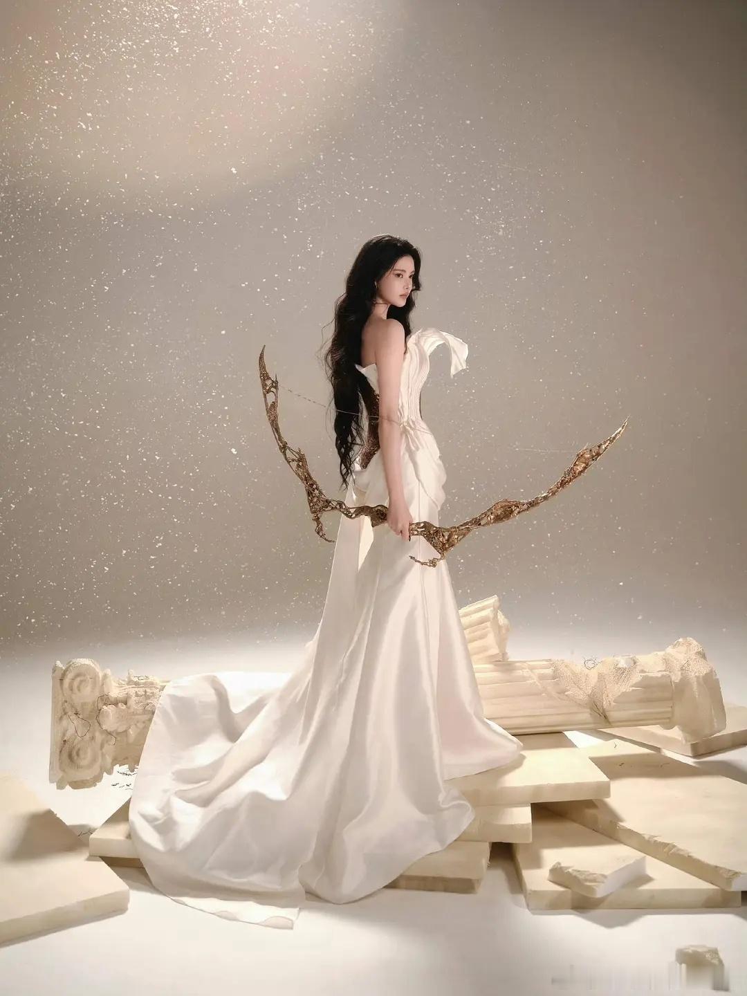 作为一个颜控觉得孙珍妮原生长相真的很美很有特色来着，但是由于审美太哈韩和网红现在