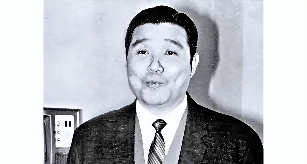 李志豪80年代从广东偷渡香港，谎称是当兵逃兵。台军情局看中他大陆背景，录用他做档