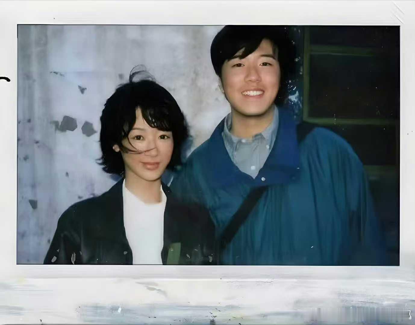 杨紫张哲华新剧我无名无份我不嗔荒原相遇，一个是无畏的守护者，一个是误入的追寻者。