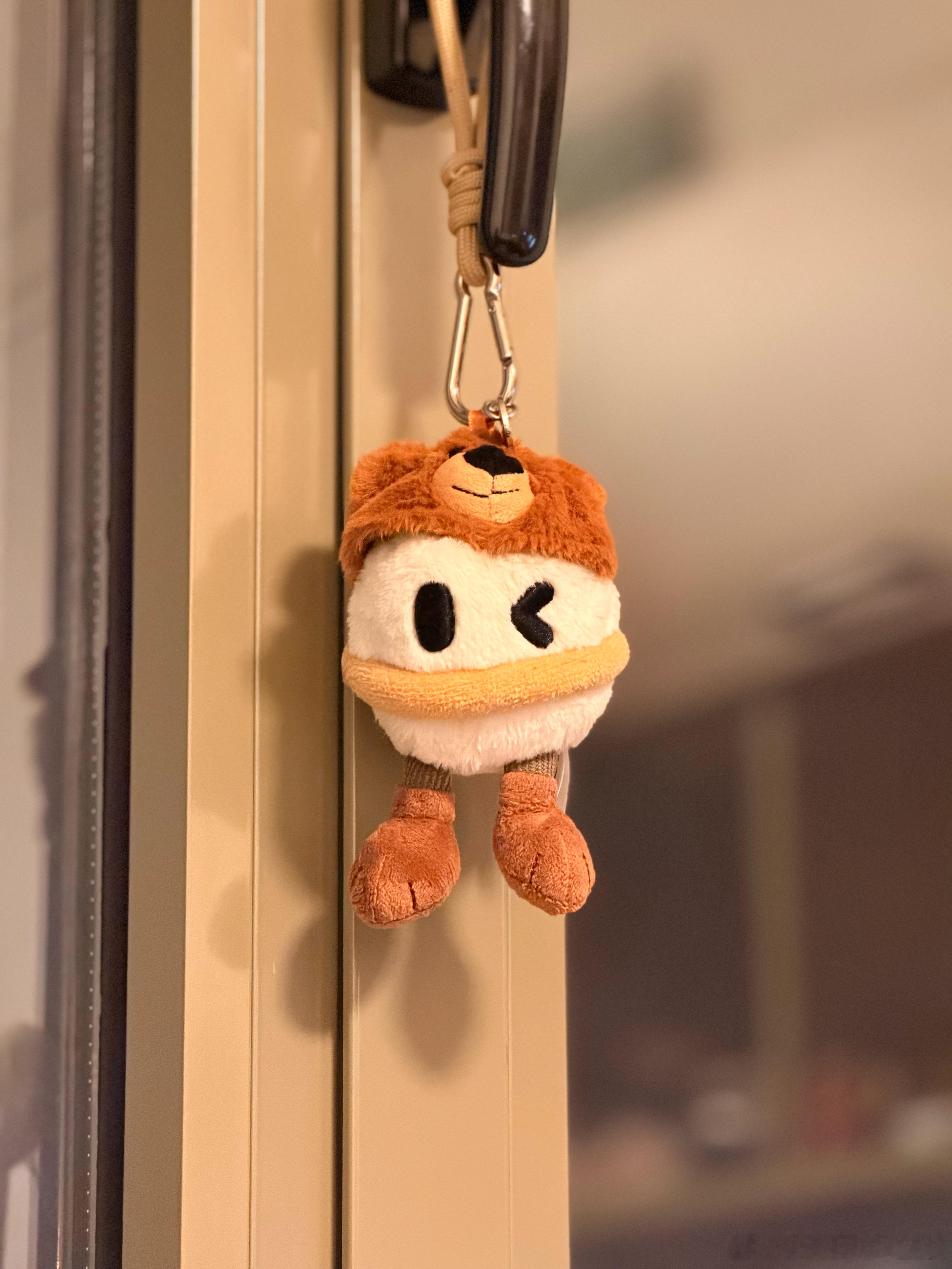 来自的理想同学玩偶仔细一看还是我喜欢的小熊造型🐻 