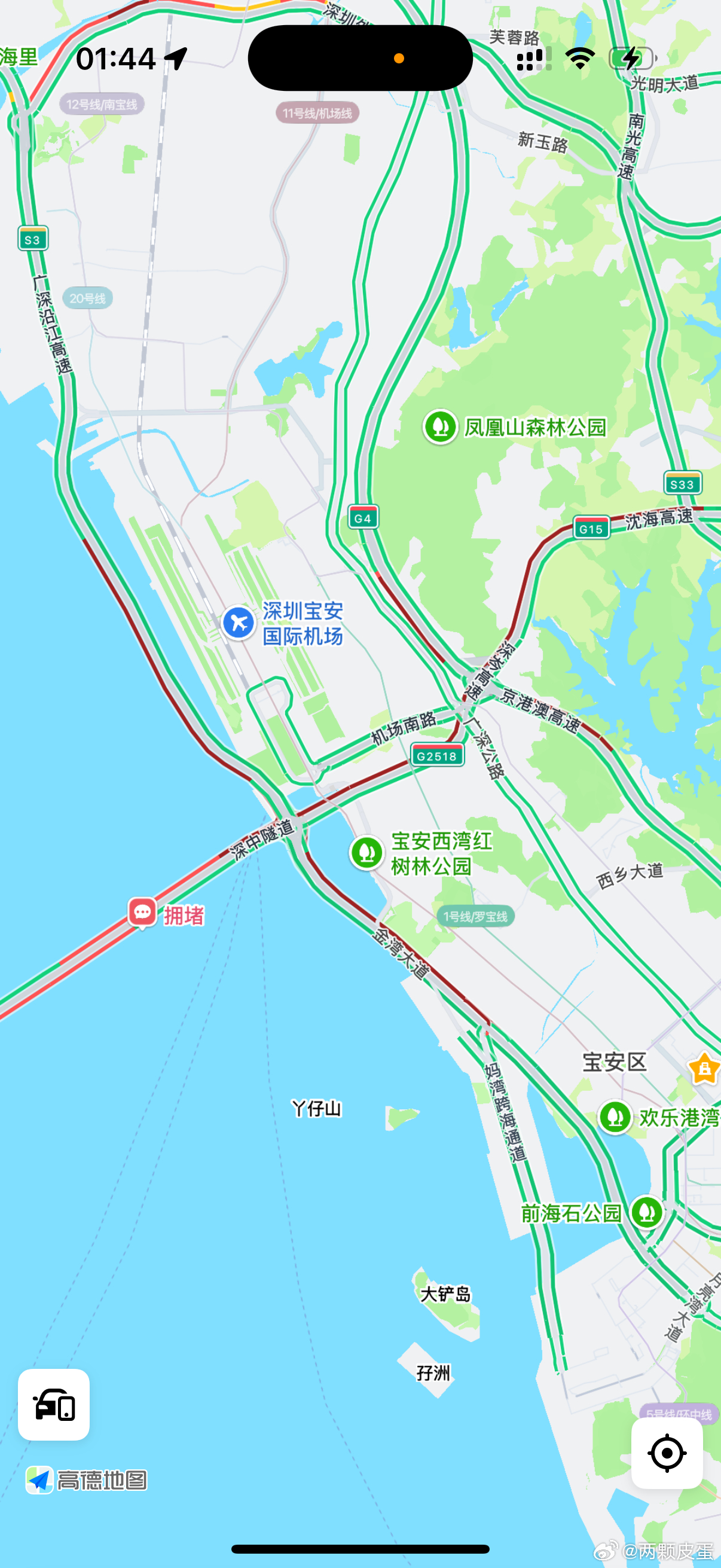 半夜两点，深圳只有深中这里能堵成这样…是不是汇入线路的设计有问题啊，所有拥堵都发