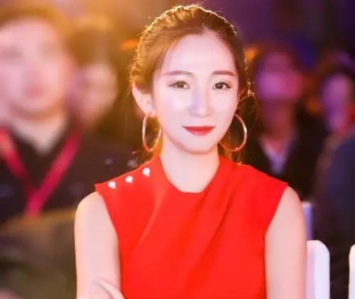 “2个月，变现3700万”：会玩社群的女人，到底有多赚？