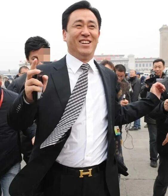 许家印腰带是什么牌子的，应该很贵吧