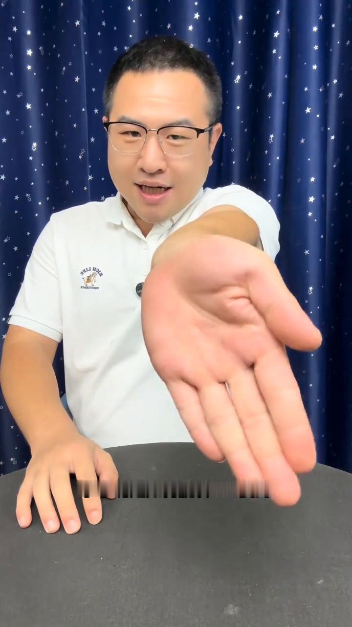 揭秘印度掌心旋转，今天终于破解了。
大家好，手掌是如何旋转360度的？其实它的原