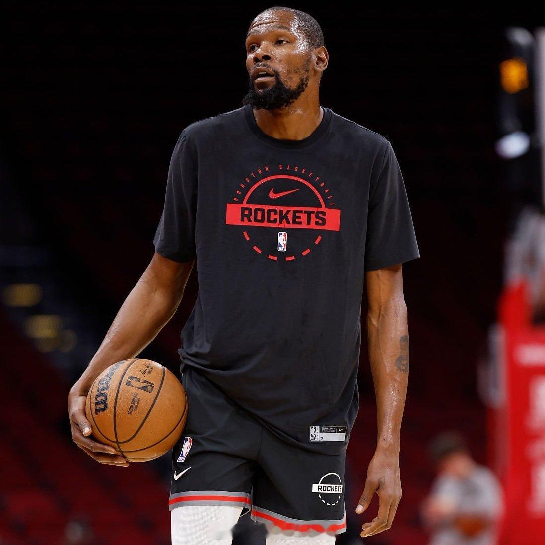 今日，姚明在NBA中国赛举办地澳门接受了媒体的采访。其中，有记者问到姚明对于自己