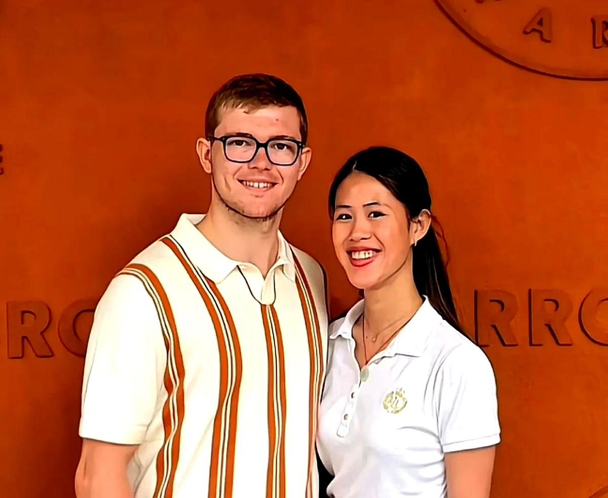 老爸当教练，老妈管营养，法国乒坛这对兄弟的家事，比球赛还精彩。

网上传疯了，说